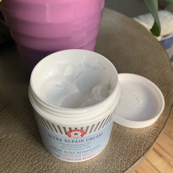 First Aid Beauty Set - Picture 2 of 4